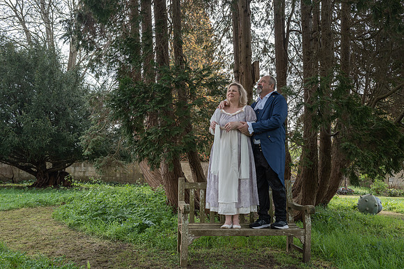 Bridgerton photo shoot. Bath. Beata Cosgrove Photography