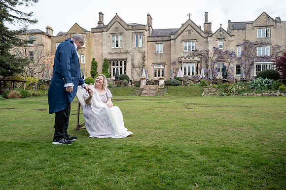 Bridgerton photo shoot. Bath. Beata Cosgrove Photography