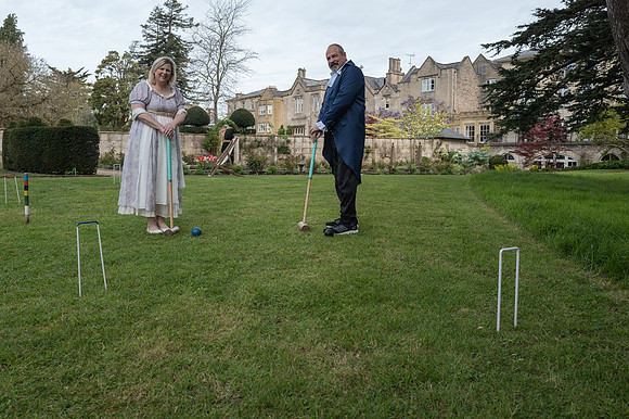 Bridgerton photo shoot. Bath. Beata Cosgrove Photography
