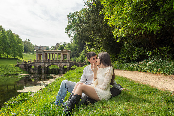 Palladian Bridge surprise proposal. Bath. Beata Cosgrove Photography