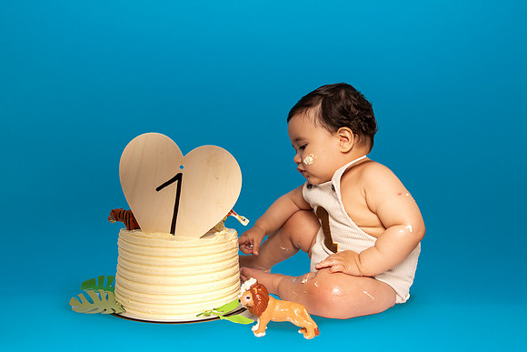 5. Baby birthday cake. Beata Cosgrove Photography