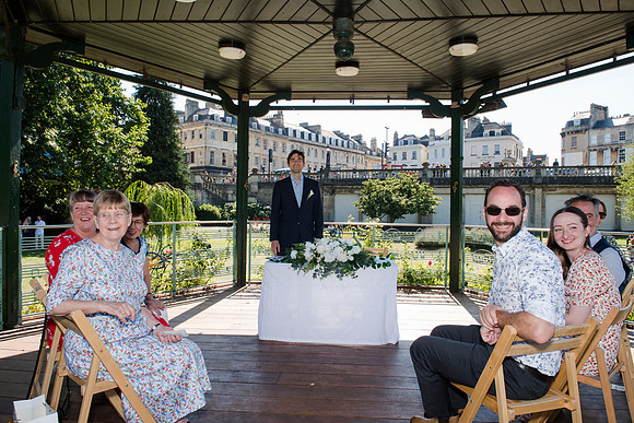 Bride arrival. Parade Gardens. Bath wedding. Bath Historic Venues. Beata Cosgrove Photography