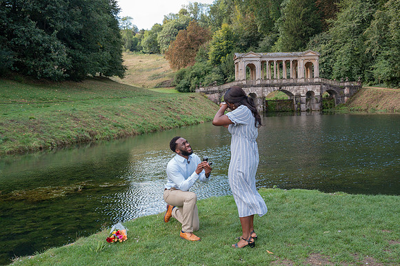 Surprise Engagement at the Palladian Bridge. Bath. Bath based photographer. Beata Cosgrove Photography
