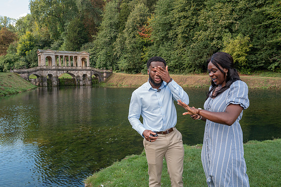Surprise Engagement at the Palladian Bridge. Bath. Bath based photographer. Beata Cosgrove Photography