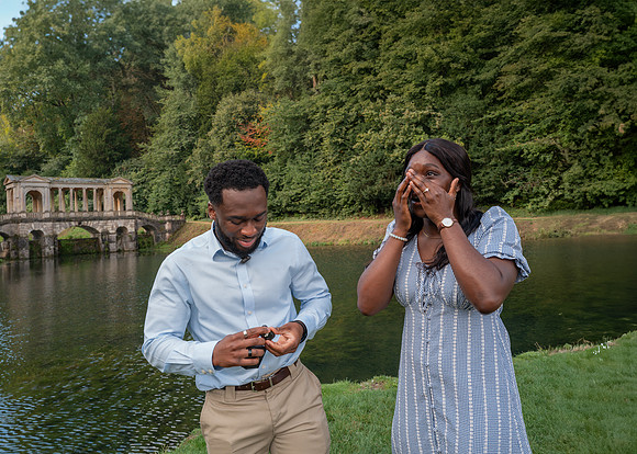 Surprise Engagement at the Palladian Bridge. Bath. Bath based photographer. Beata Cosgrove Photography