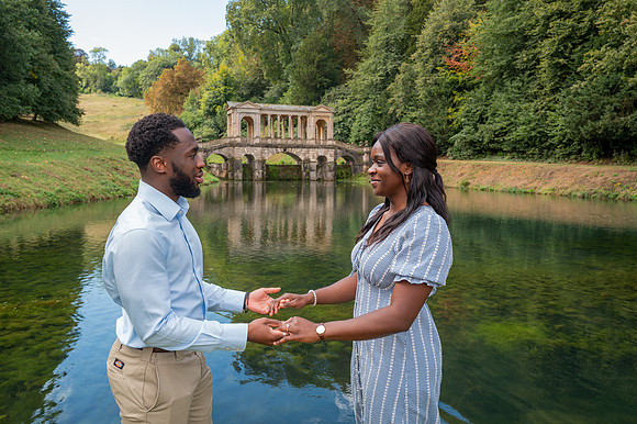 Surprise Engagement at the Palladian Bridge. Bath. Bath based photographer. Beata Cosgrove Photography