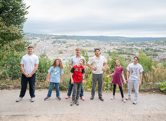 Family photo shoot. Alexandra Park view point. Bath Beata Cosgrove Photography