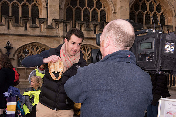 6.Bath's Flippin Pancake race. 9.02.2016. Beata Cosgrove Photography
