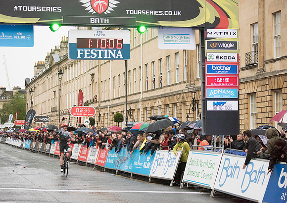 Connor Swift men race winner. Beata Cosgrove Photography