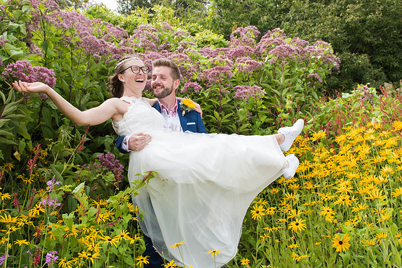 Summer wedding at Botanical Gardens. Bath. Beata Cosgrove Photography