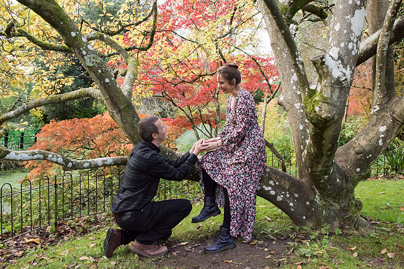Engagement pictures. Botanical Gardens. Bath. Beata Cosgrove