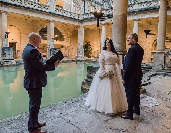 14.Susie & Jeremy wedding pictures. The Roman Baths. Beata Cosgrove Photography