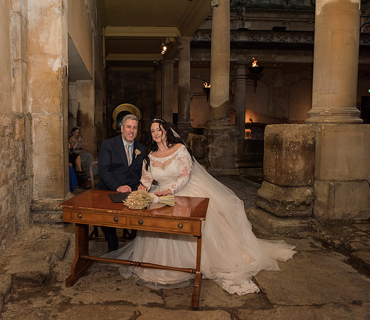 32.Susie & Jeremy wedding pictures. The Roman Baths. Beata Cosgrove Photography