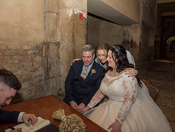 33.Susie & Jeremy wedding pictures. The Roman Baths. Beata Cosgrove Photography