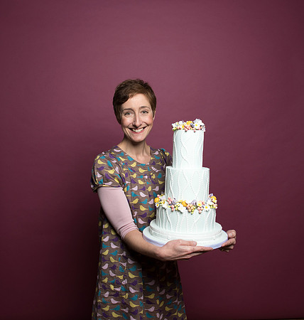 Sandra. Bath cake maker.