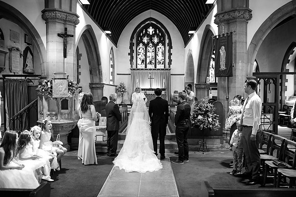 Church wedding. Beata Cosgrove Photography