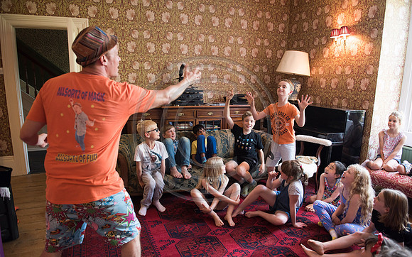 1.Magician birthday party. Beata Cosgrove Photography