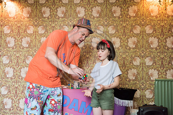 2.Magician birthday party. Beata Cosgrove Photography