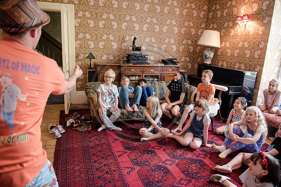 5.Magician birthday party. Beata Cosgrove Photography