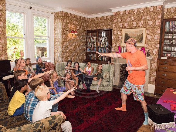 12.Magician birthday party. Beata Cosgrove Photography