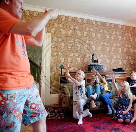 17. Magician birthday party. Beata Cosgrove Photography