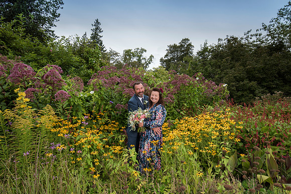 Summer wedding. Temple of Minerva  Botanical Gardens.Bath photographer. Beata Cosgrove Photography