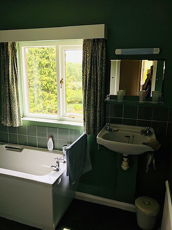 Brookfield House 1st floor bathroom_2419
