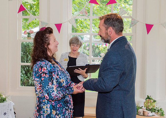 Summer wedding. Temple of Minerva & Botanical Gardens.Beata Cosgrove Photography