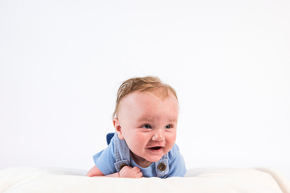 18. Baby & Mother photography