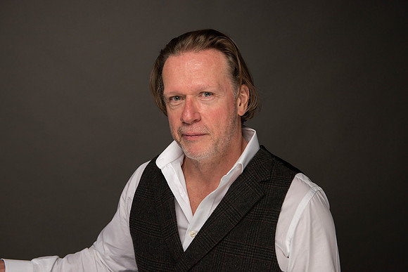 17.Studio portrait. Beata Cosgrove Photography