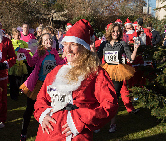 20.Dorothy House’s Charity Santa and Fairy run. Beata Cosgrove Photography.4.12.2016