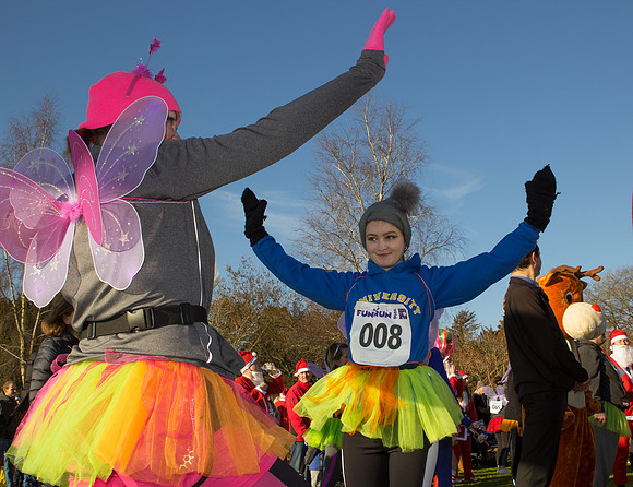 Dorothy House’s Charity Santa and Fairy run.Event.Bath. Beata Cosgrove Photography.