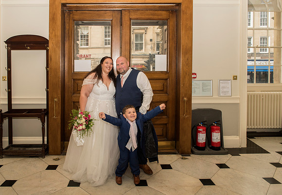 10. F&M wedding day. The Guildhall. Bath wedding photography. Beata Cosgrove Photography