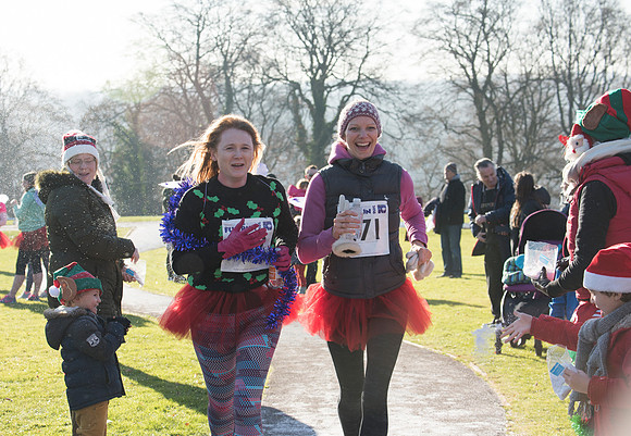 35.Dorothy House’s Charity Santa and Fairy run. Beata Cosgrove Photography.4.12.2016